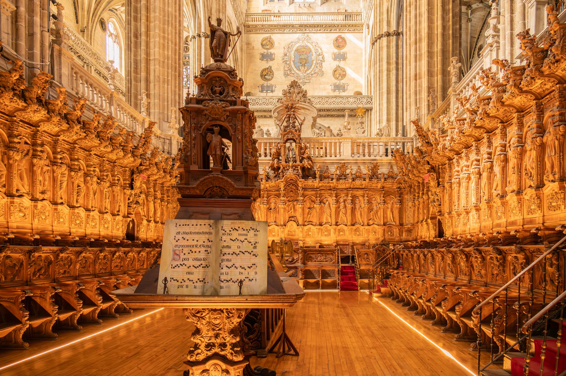 El latido de la luthería de cuerda: formón, armonía y memoria en los obradores de Cremona