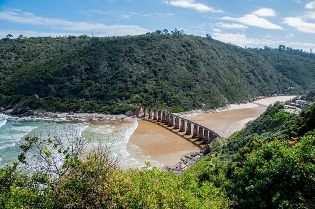 El laberinto de la trocha y la bruma: la odisea logística del tren de Outeniqua Choo Tjoe en Sudáfrica