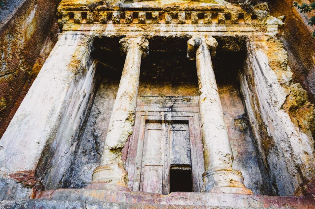 La Travesía del Sendero de Lycian Way en Turquía: Guía de Expedición y Senderismo por los Acantilados Antiguos del Mediterráneo