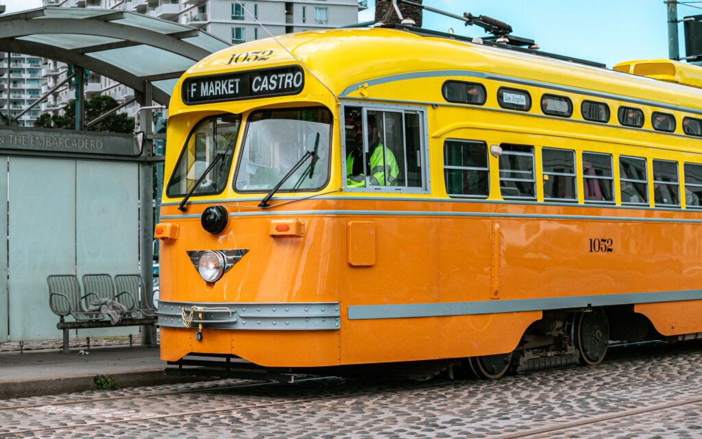 El laberinto de los tranvías de madera: cómo la movilidad patrimonial y sostenible redefine el transporte en San Francisco
