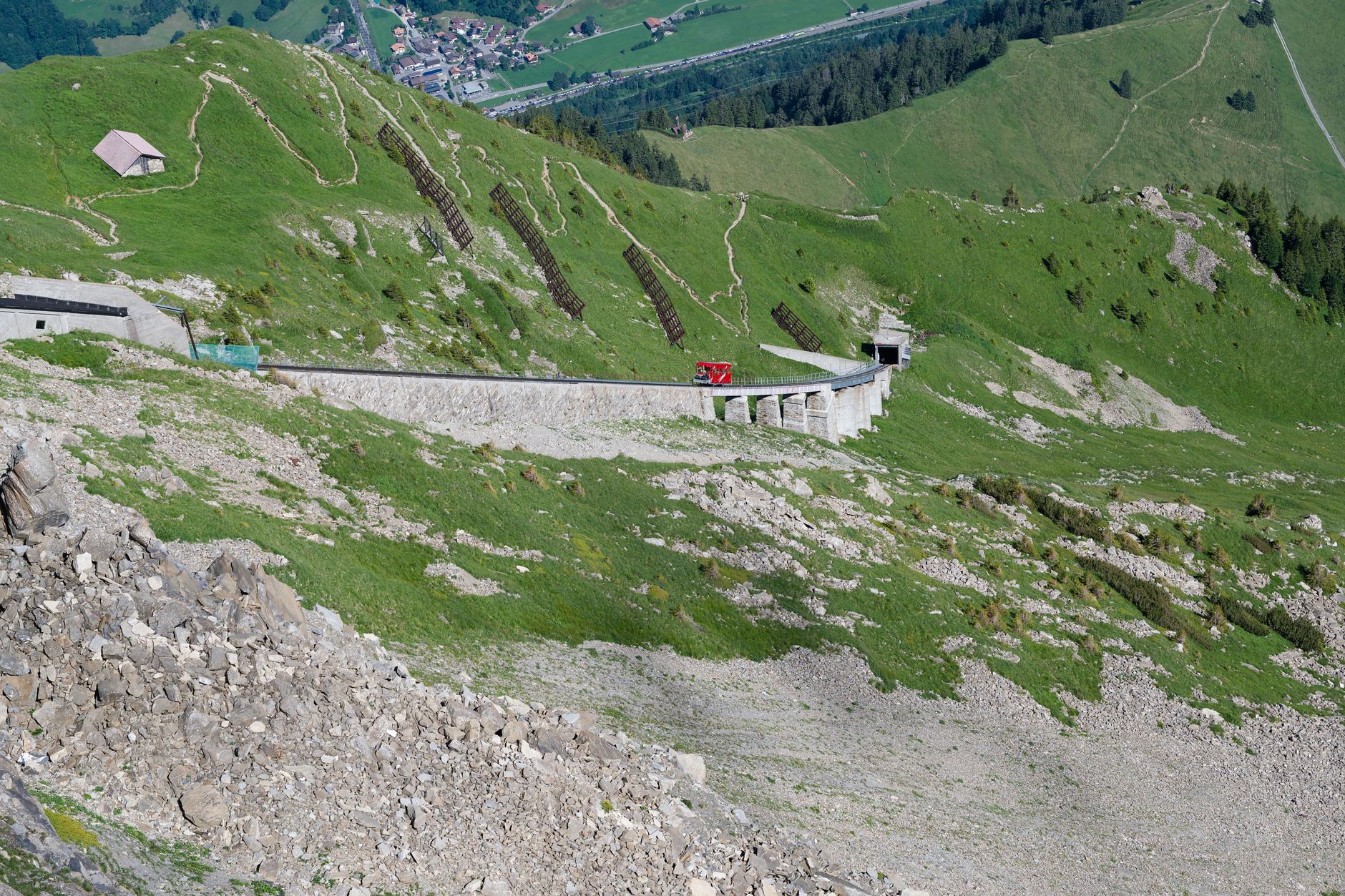 La Red Transalpina del Gotthard: Ingeniería de Alta Velocidad y el Renacimiento Ferroviario en el Corazón de Europa