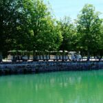 El latido mineral del tren de la cuenca del Loira: ingeniería fluvial y castillos de toba en el jardín de Francia