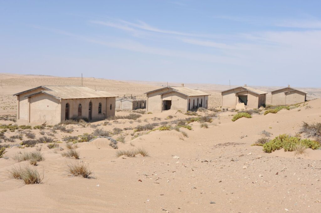 La Travesía del Gran Desierto de Namibia: Guía de Expedición y Supervisión en las Dunas del Namib