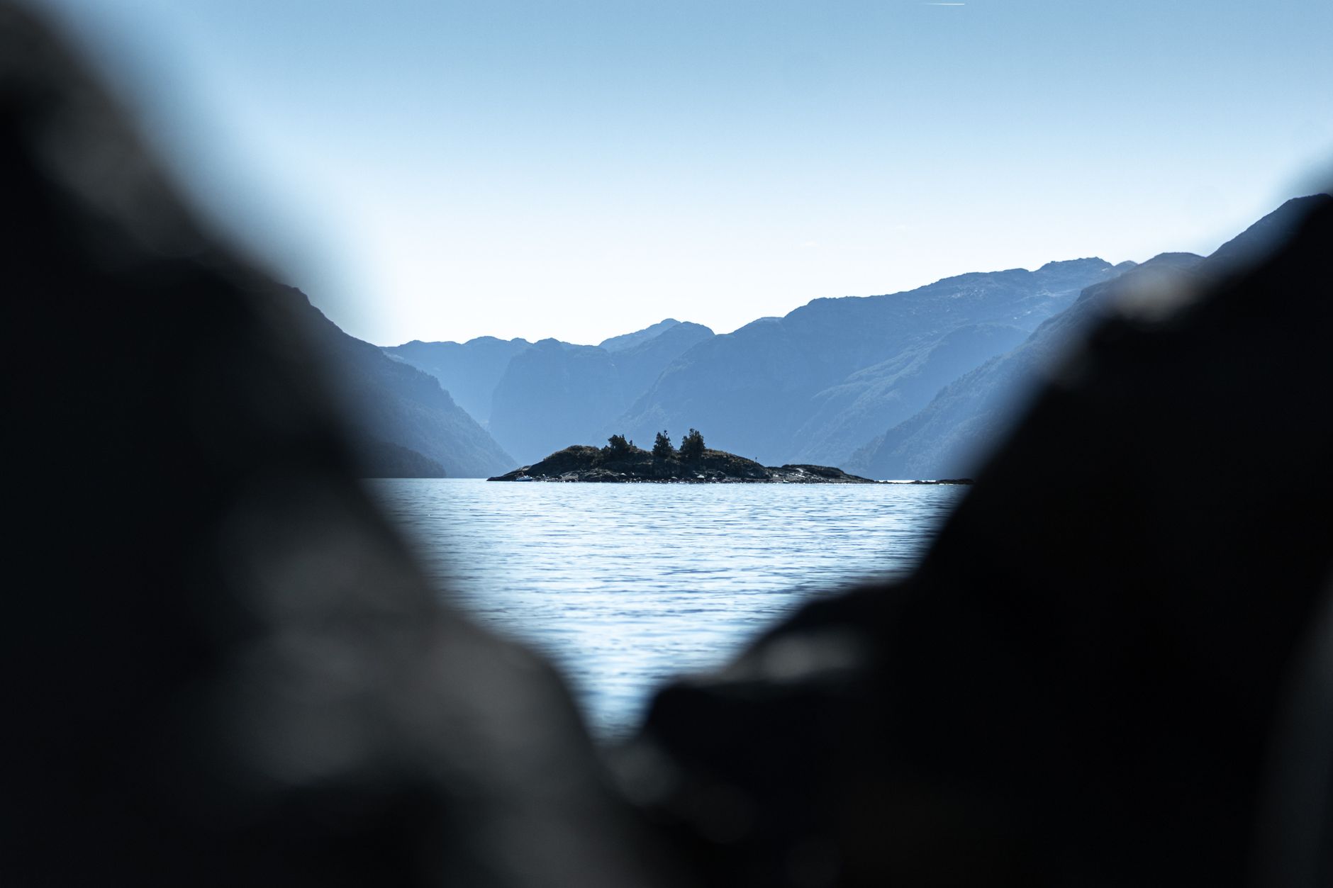 La Travesía del Pasaje Interior: Guía de Navegación y Expedición por los Fiordos del Pacífico Noroeste