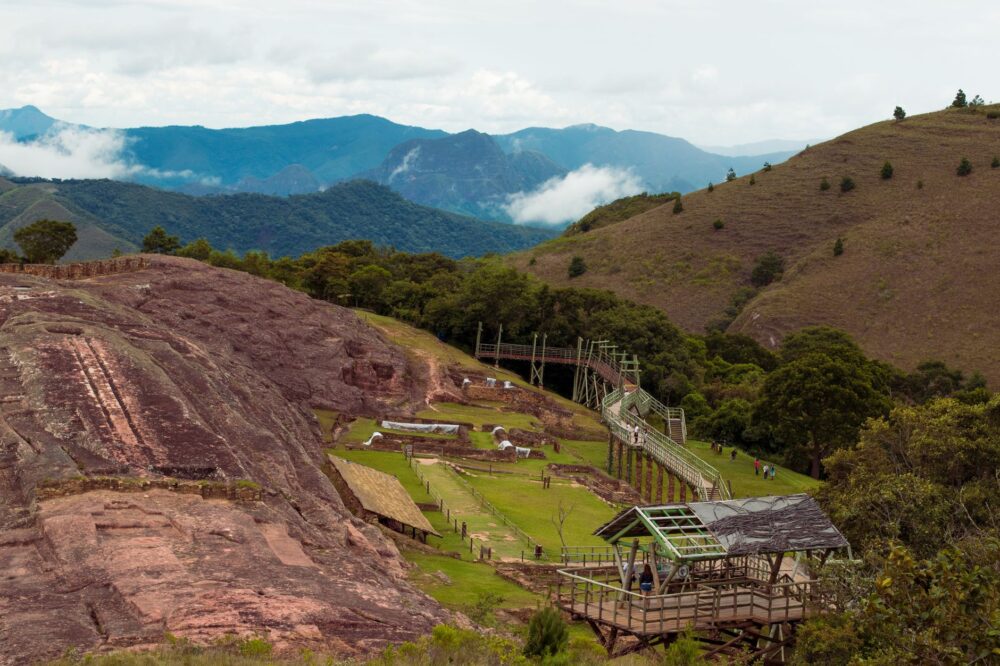 El Ferrocarril de Antioquia y el cañón del Cauca: Ingeniería pionera y la resurrección sobre rieles en los Andes colombianos