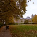El latido otoñal de Londres: un día perfecto entre hojas caídas y galerías silenciosas