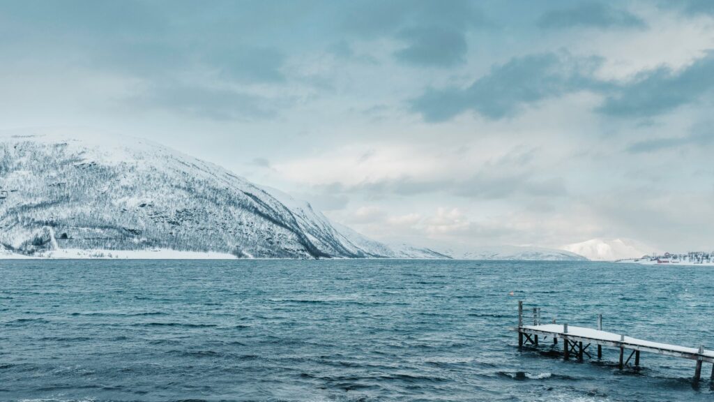 La Ruta del Expreso de losFiordos: Crónica de la Conexión Marítima entre Bergen y Kirkenes a Bordo del Hurtigruten