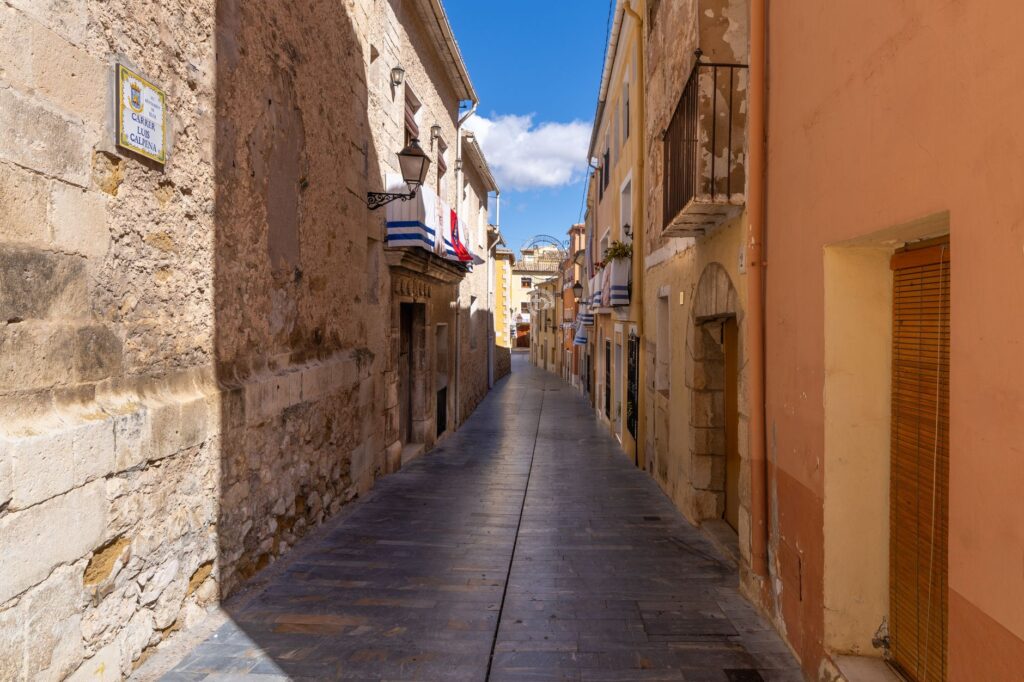 El secreto del almendro y la sal: la liturgia del Mercado Central de Tarragona y los tesoros de la Costa Dorada