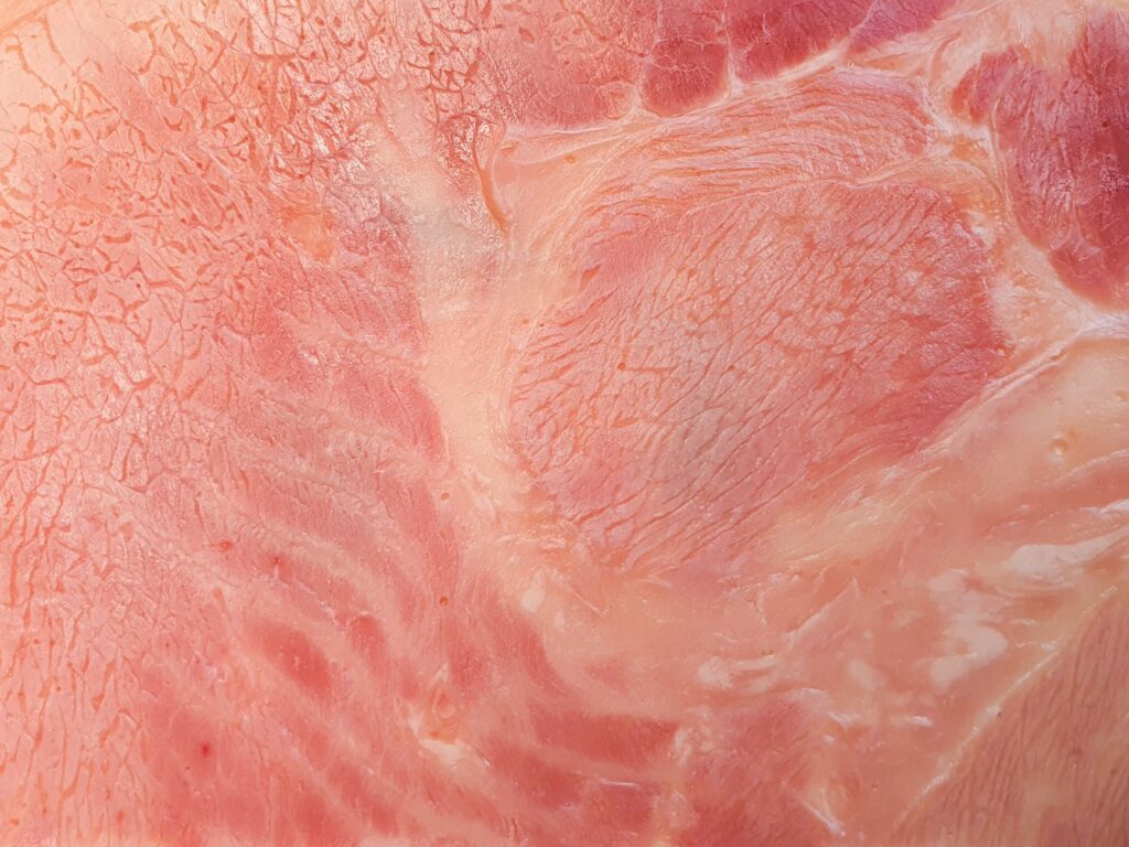 El secreto de la sal y el roble: la liturgia del jamón de bellota y los secaderos naturales en Jabugo
