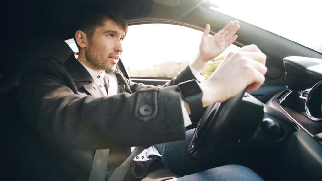 El asfalto que nos separa: La encrucijada de la movilidad en las grandes salidas estivales