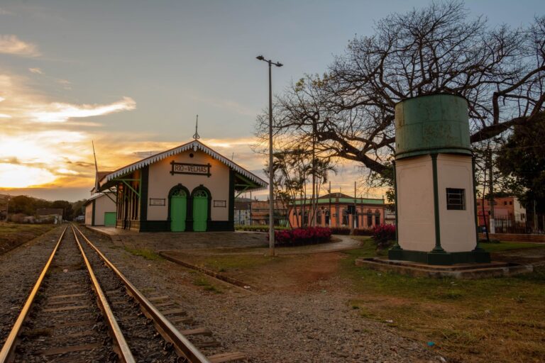 El laberinto de la trocha y la locomotora: la odisea ferroviaria y humana del Transgabonais en el corazón ecuatorial