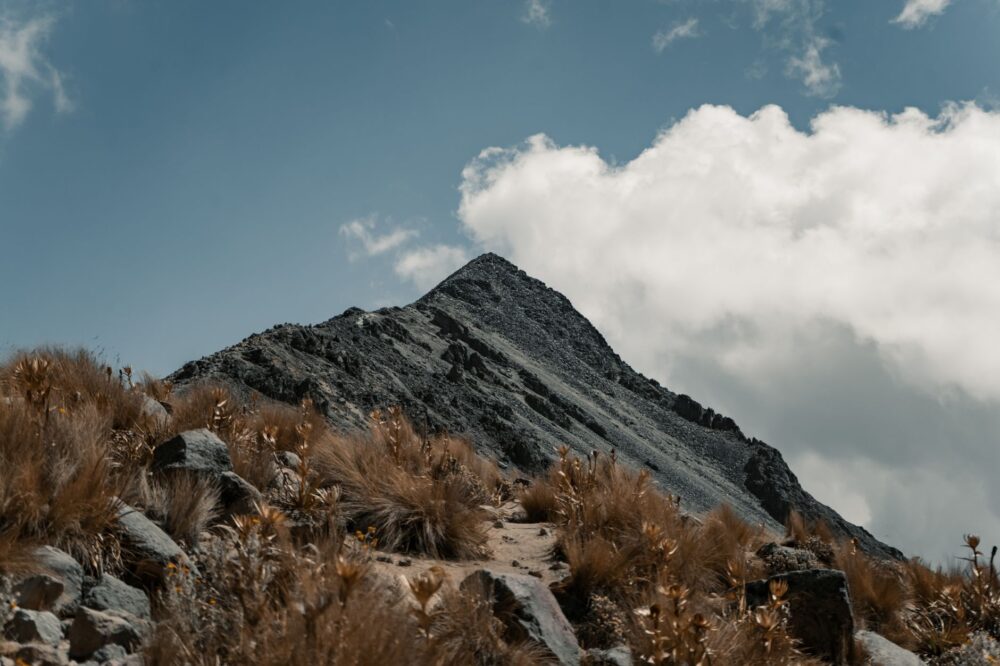 El rugido de la ceniza: Descenso extremo por las faldas del Cerro Negro