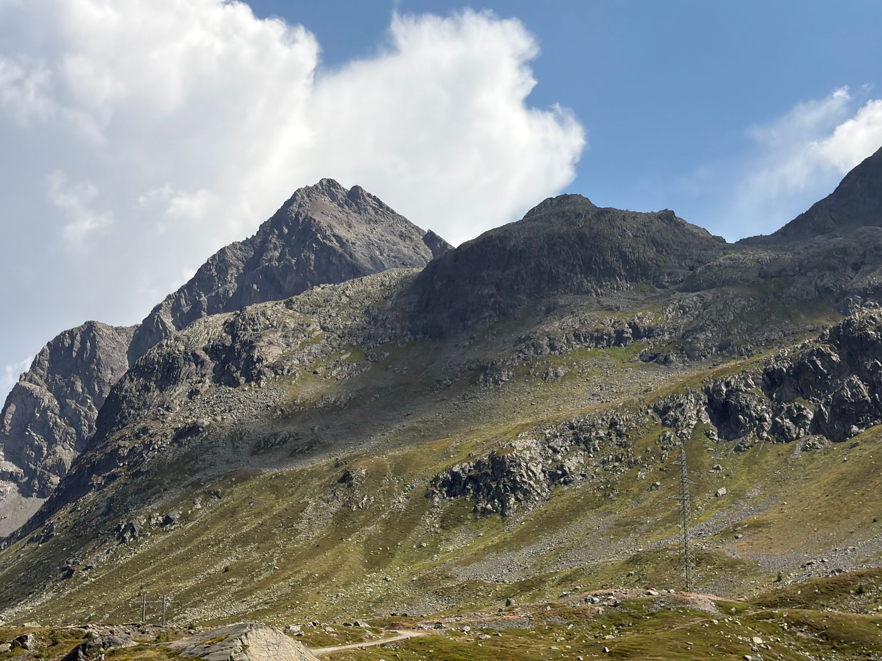 El latido de las crestas glaciares: movilidad sostenible y transporte alpino en el Parque Nacional Gran Paradiso