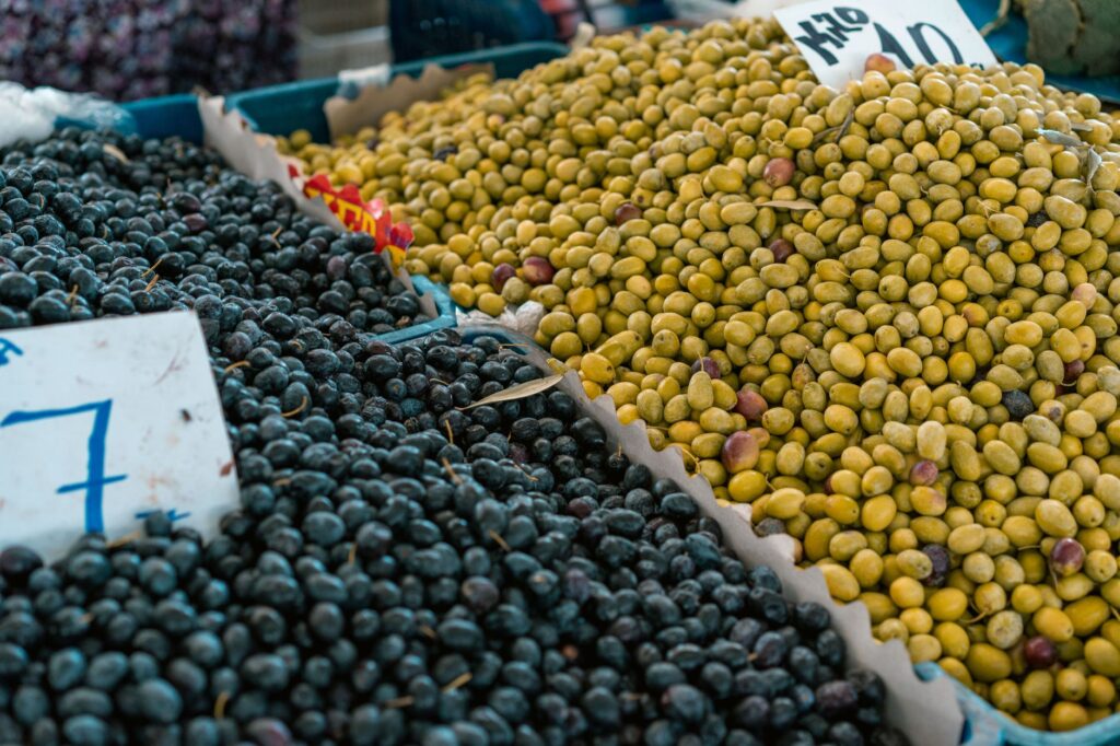 El secreto de la juncia y la sierra: la liturgia del Mercado Central de Jaén y los tesoros de la Campiña