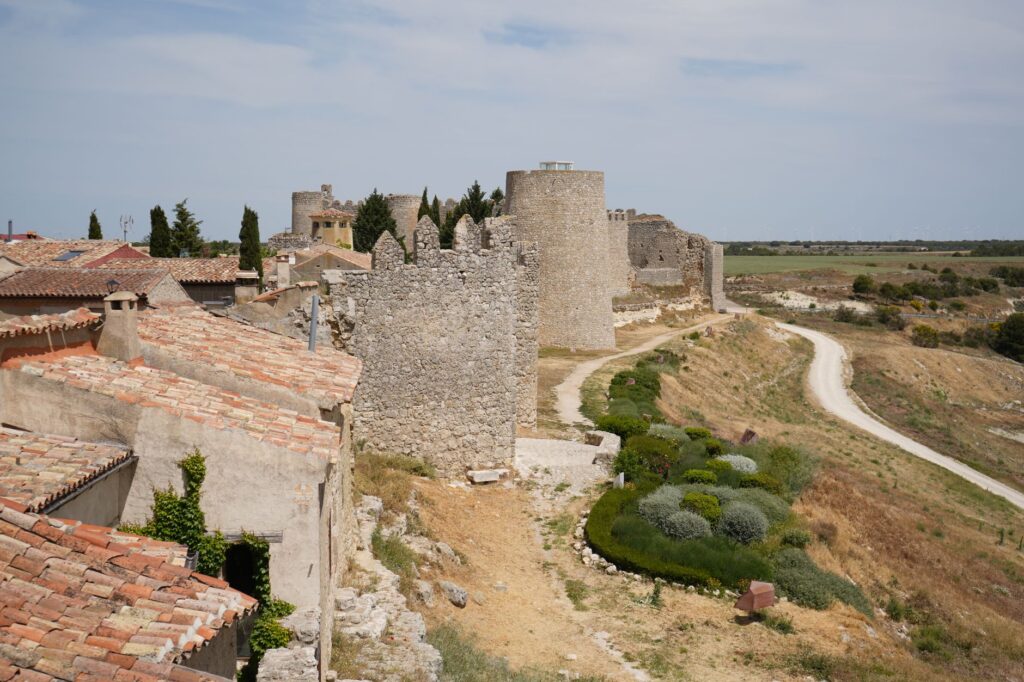 Zarza de Granadilla: un pueblo vaciado, perrunillas y un restaurante con estrella