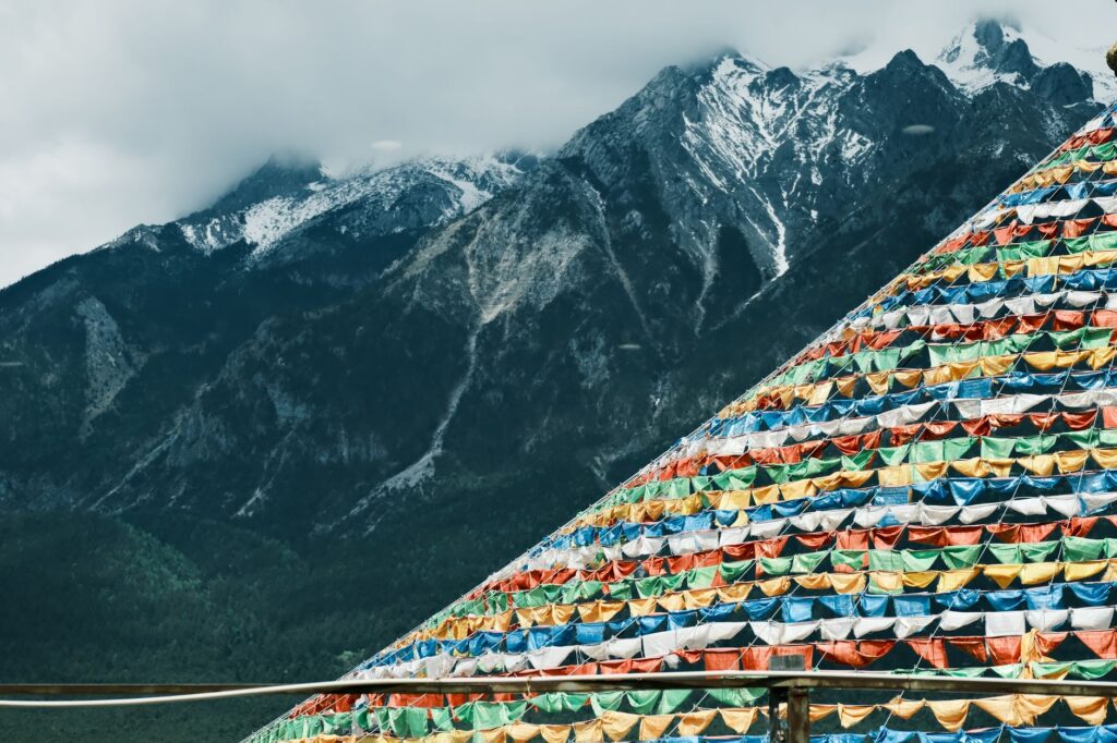 El Ferrocarril Qinghai-Tíbet: Ingeniería de alta montaña, altiplano y conectividad ferroviaria con Lhasa