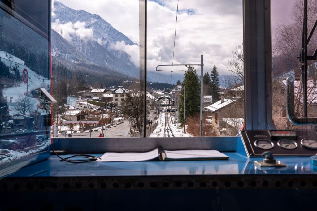 La Ruta del Bernina: Ingeniería Alpina y Conectividad Sostenible en el Corazón de los Alpes