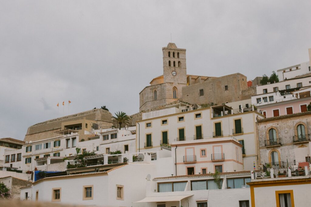 Ibiza y Calvià: El desafío de liderar el turismo europeo del futuro