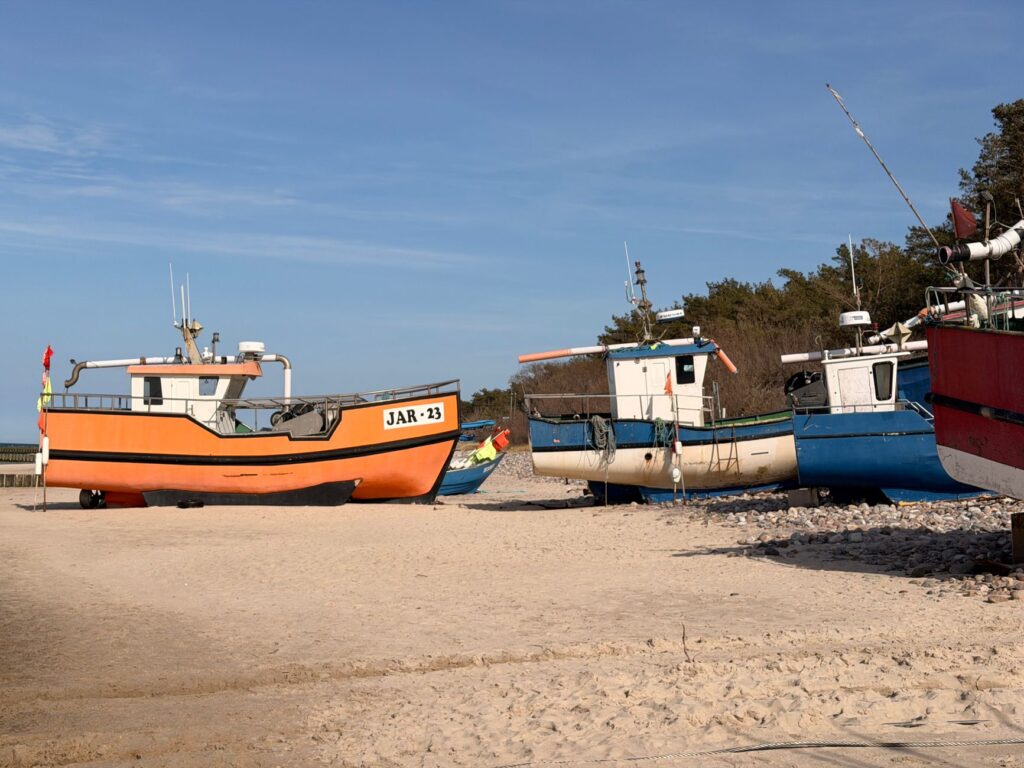 El laberinto de las dunas marinas: cómo la movilidad anfibia y los ferris solares transforman el transporte en las islas Frisias