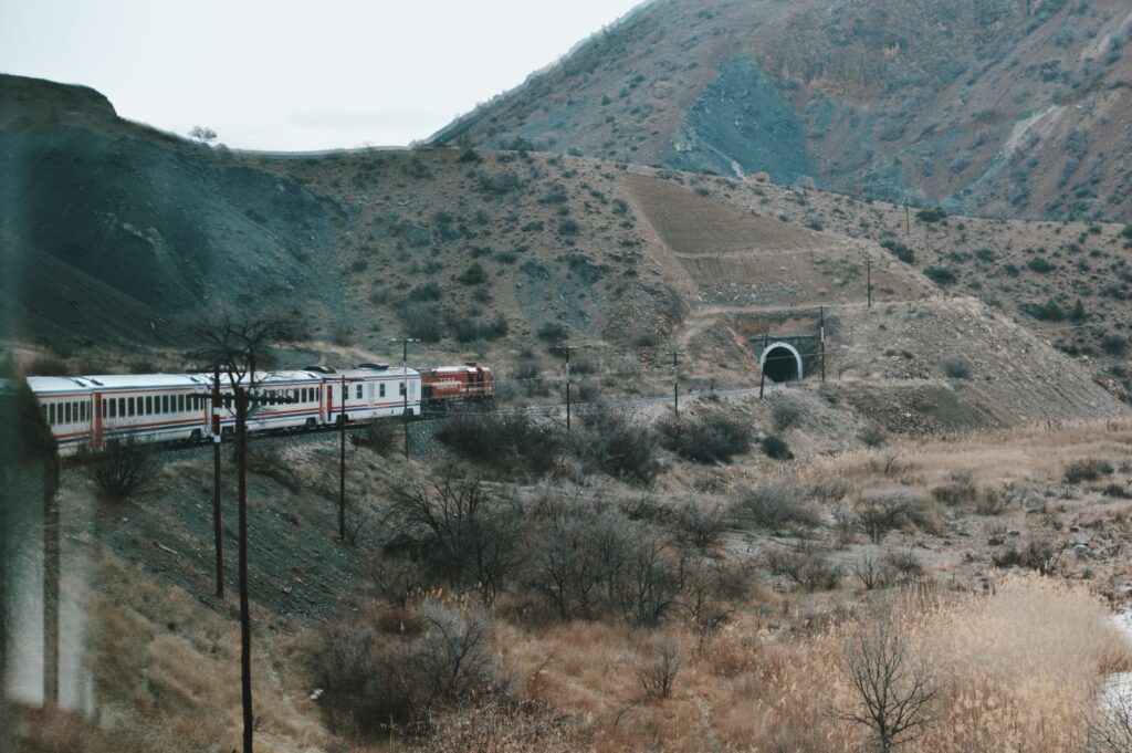 El Tren a las Nubes: Ingeniería ferroviaria y conectividad andina en el norte argentino