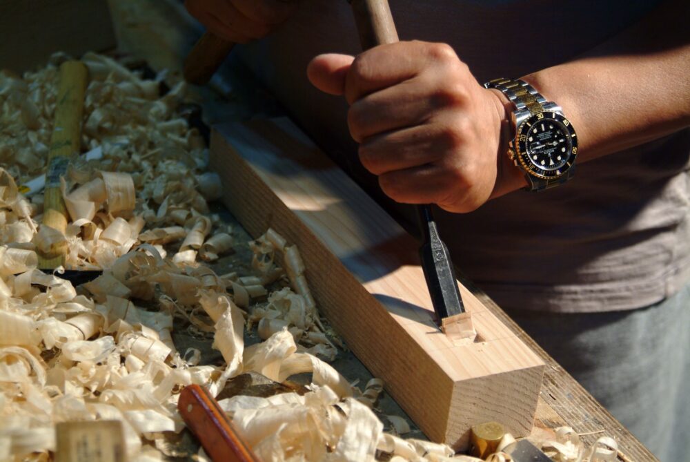 El Renacimiento de la Estampa en Madera: Gubia, Veta y Memoria en los Talleres de Kioto