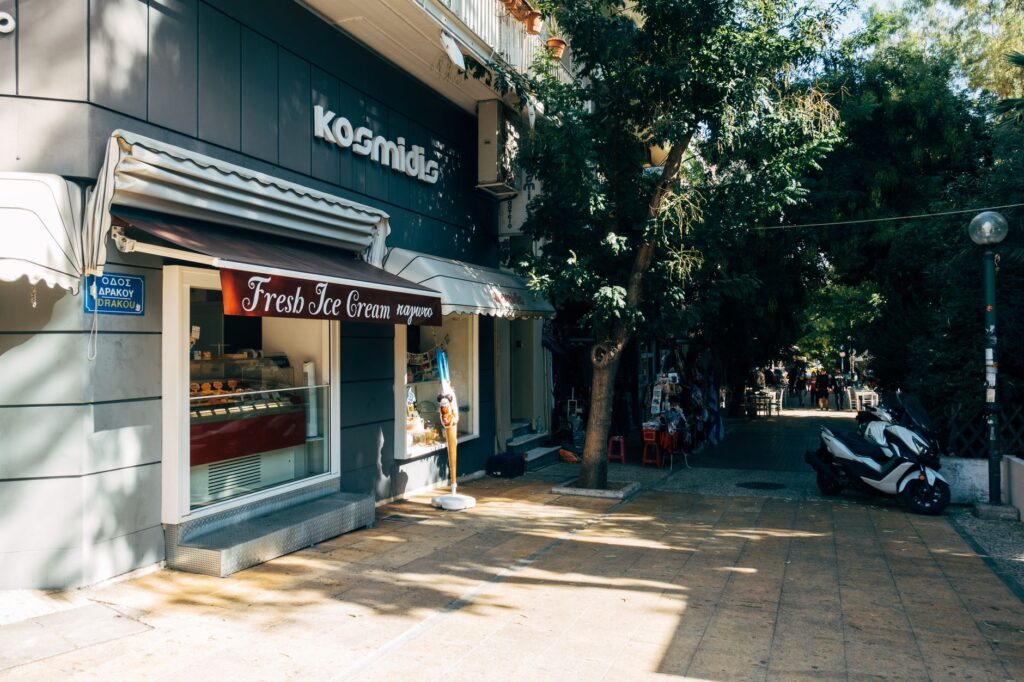 Atenas, la nueva capital mundial de la coctelería y el renacimiento de su identidad urbana