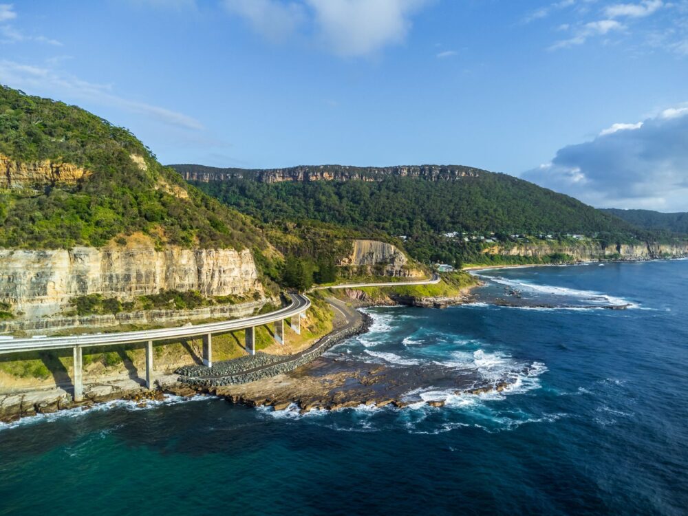 La ingeniería de la memoria: Logística, asfalto y el desafío oceánico de la Great Ocean Road