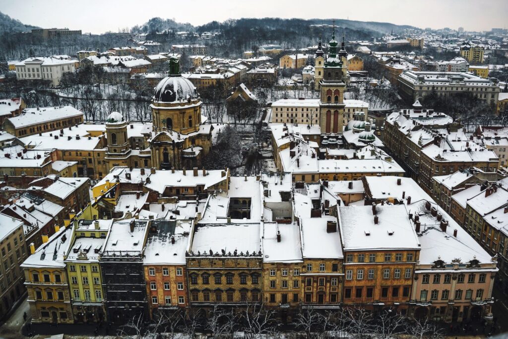 Vías de resistencia: el viaje en tren a Leópolis y el ritual del café en tiempos de guerra