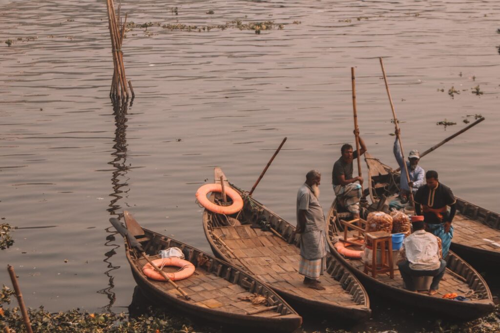 El laberinto de hierro y sal: la conectividad fluvial del delta del río Gambia y sus barcos de correo