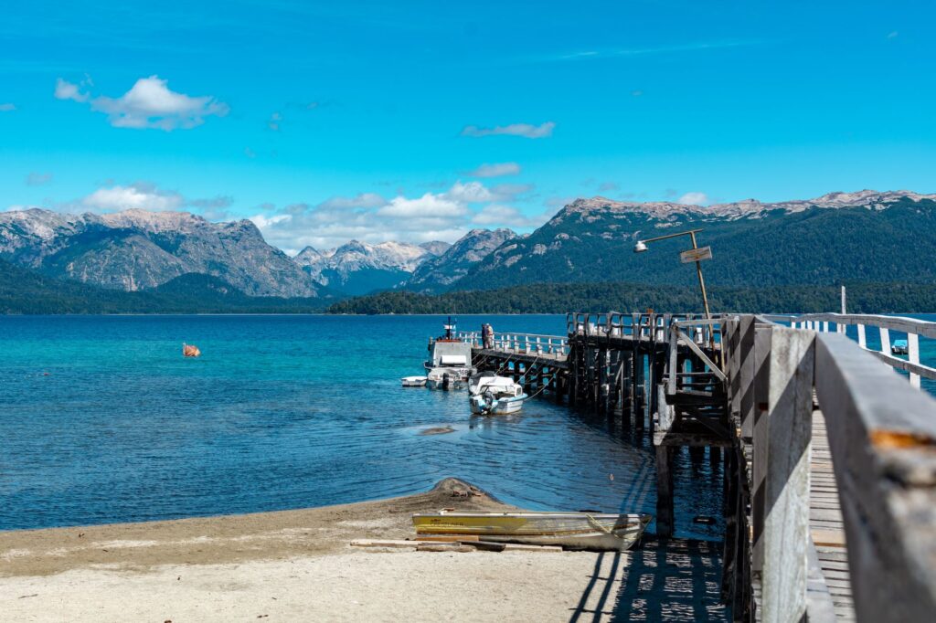 El Ferrocarril Transpatagónico y los lagos del sur: Ingeniería austral, rutas fluviales y la conectividad ferroviaria en la Patagonia argentina