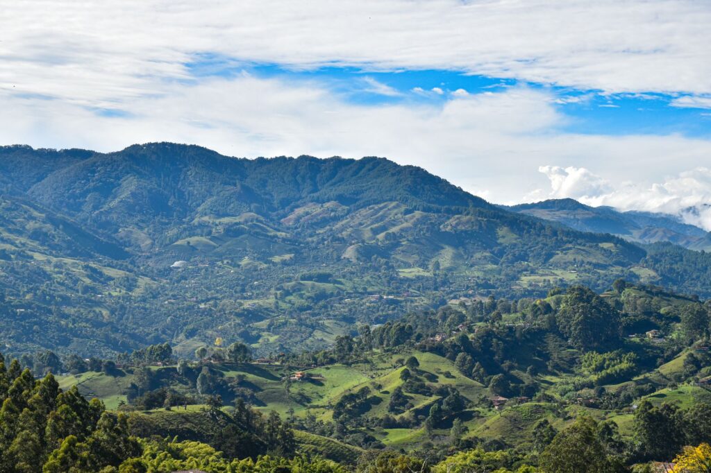 La Travesía del Camino Inca Clásico a Machu Picchu: Guía de Expedición y Senderismo por los Andes Sagrados de Perú