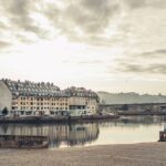 El silencio milenario de los baños termales de Ourense: hidroterapia de origen volcánico y arquitectura fluvial en el río Miño