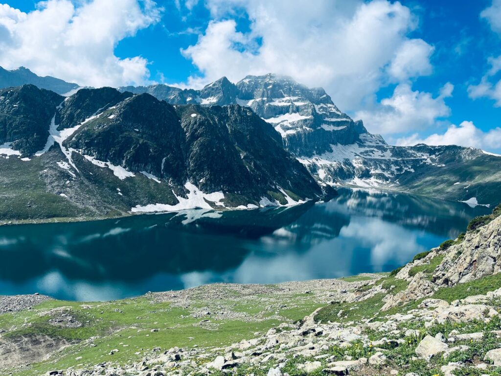 El peregrinaje al Harmukh y Gangbal: ecología y espiritualidad en el Himalaya de Cachemira