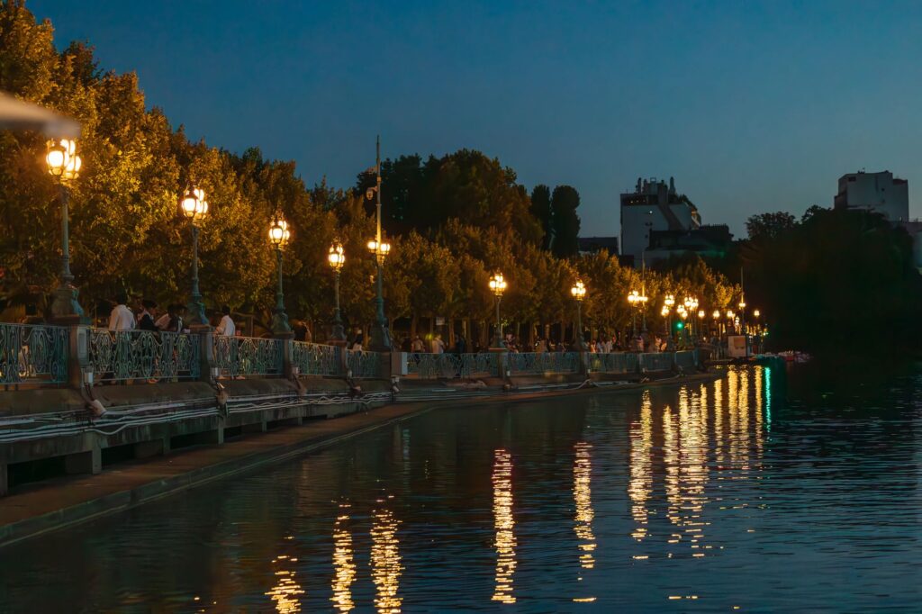Doscientos años del canal Saint-Martin de París: un río artificial con luces y sombras