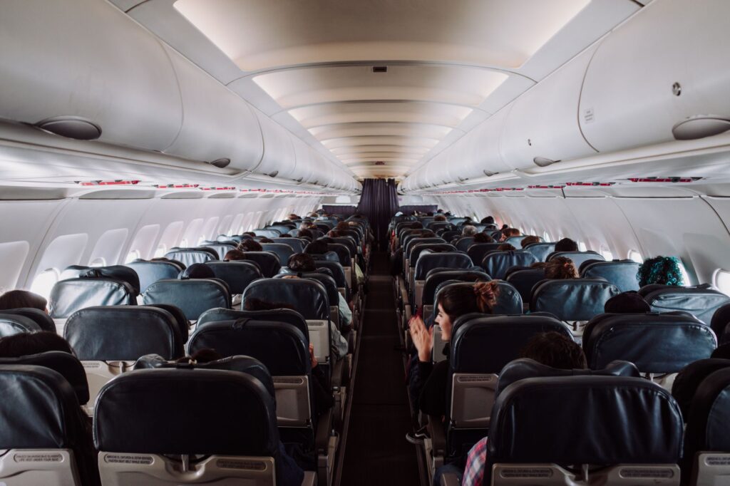 El silencio a 10.000 metros: Cómo el diseño consciente redefine el descanso en los vuelos transatlánticos