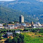 El Renacimiento de la Cerámica de Sargadelos: Caolín, Azul Cobalto y Memoria en los Castros de Galicia