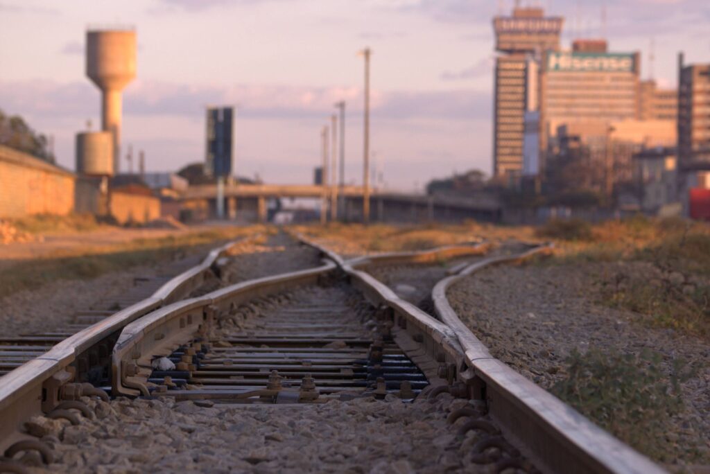 El Renacimiento del Ferrocarril Transahariano: Conectividad, Retos y el Futuro de la Movilidad en el Sáhara