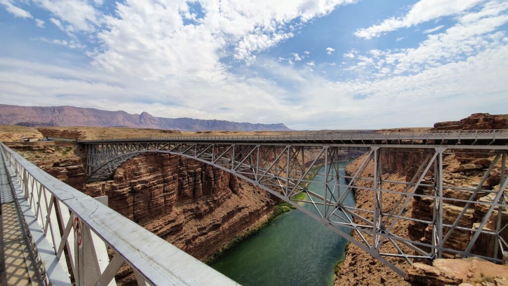 El Ferrocarril del Pamir: Ingeniería de alta montaña, logística de la Ruta de la Seda y conectividad ferroviaria transasiática