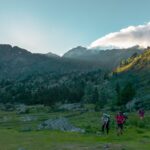 La Travesía del Sentero de la Alta Ruta de los Pirineos: Guía de Expedición y Senderismo por la Cresta Fronteriza