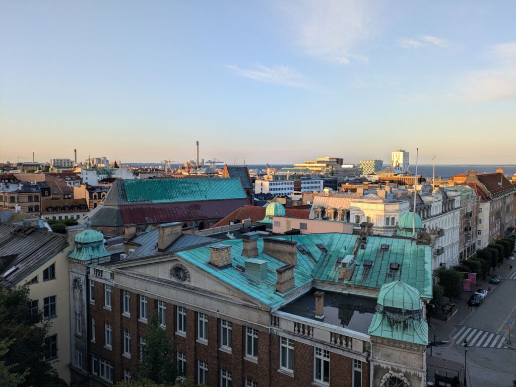 El firmamento cautivo de Jutlandia: la monumental cúpula de luz de James Turrell en Aarhus