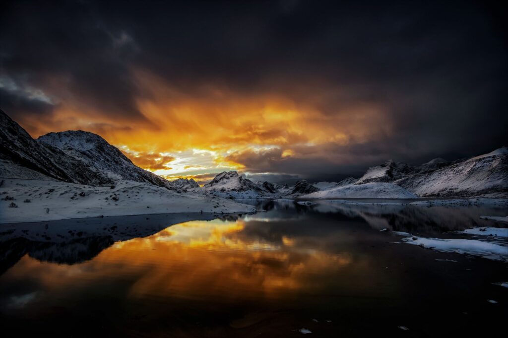 El Desafío de la Senda de Kungsleden: Guía de Expedición y Senderismo por la Tundra Ártica de Suecia