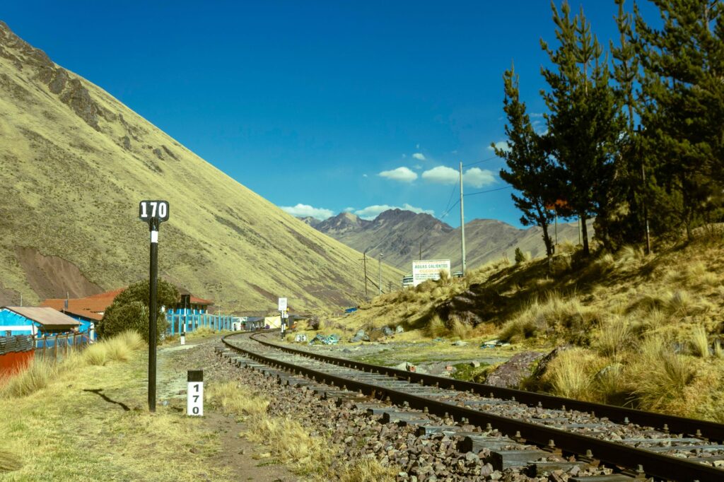 El Ferrocarril del Sur del Perú: Ingeniería andina, geografía extrema y la arteria ferroviaria entre Arequipa y Puno