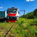 El Ferrocarril Transiberiano en su tramo oriental: Ingeniería de taiga, logística siberiana y la conectividad ferroviaria hacia Vladivostok
