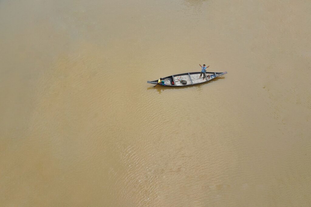 El latido meridional del delta del Orinoco: Piraguas de madera, caños fluviales y la conectividad anfibia de la comunidad warao