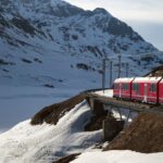 El latido alpino del Bernina Express: ingeniería ferroviaria y el pulso vertical de los valles de los Grisones
