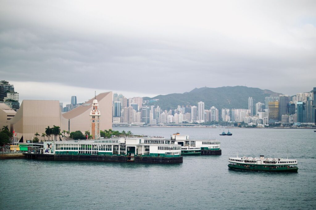 El dilema verde de Hong Kong: Cómo replantear el ecoturismo entre la densidad urbana y la urgencia silvestre