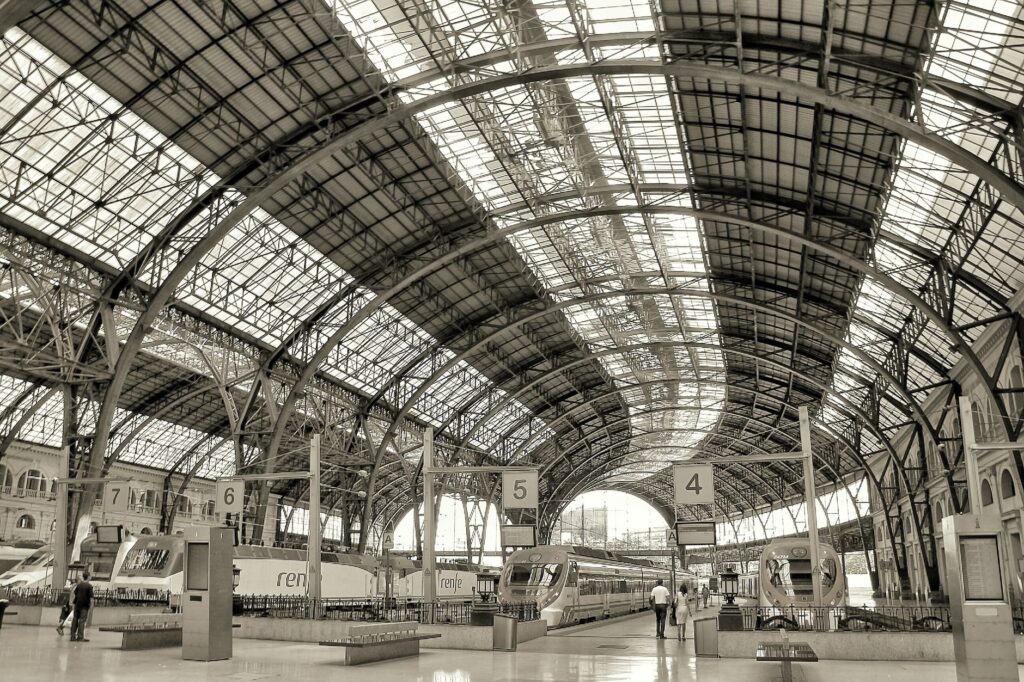 El Ferrocarril del Pacífico en Costa Rica: Ingeniería tropical, conectividad histórica y el renacer sobre rieles en Centroamérica