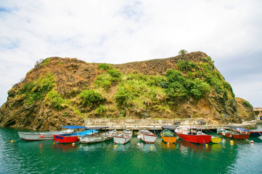 La Travesía del Archipiélago de las Azores en Velero: Guía de Navegación Oceánica y Logística Náutica por el Atlántico Medio