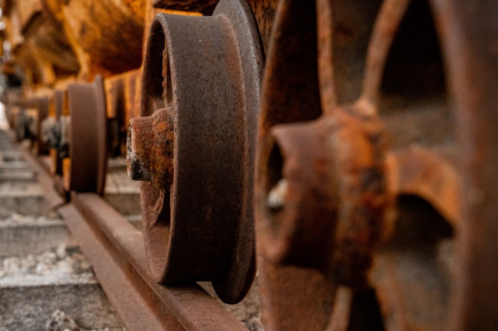 La ruta del tren cremallera de Nuria: ingeniería de montaña y peregrinaje silencioso en el Pirineo catalán