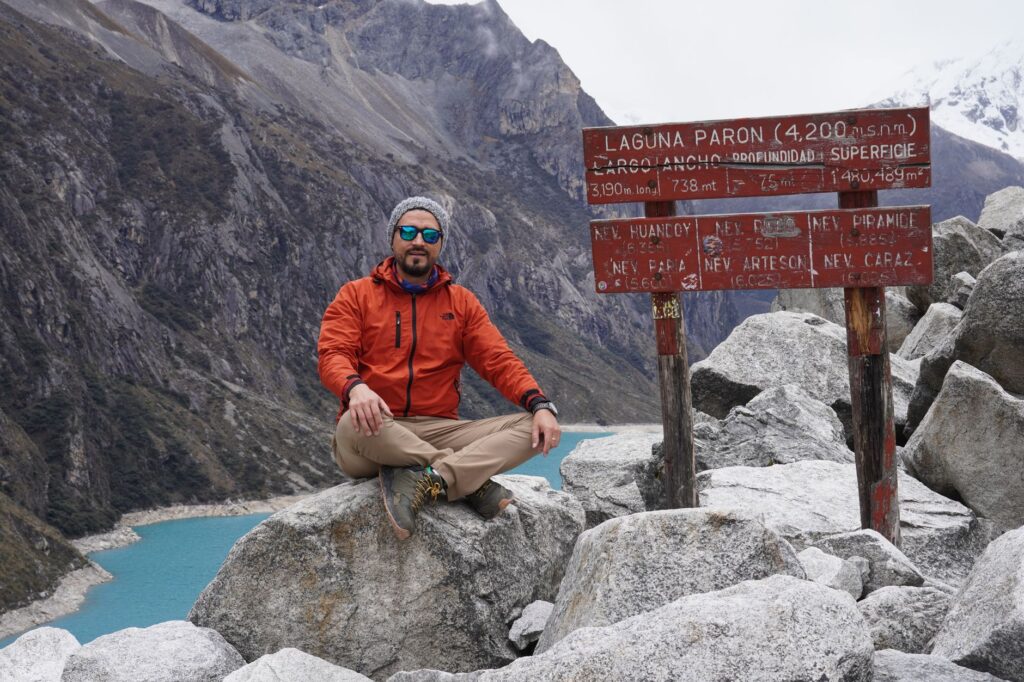 El silencio de las cumbres: Guía de expedición al Circuito de la Cordillera Huayhuash